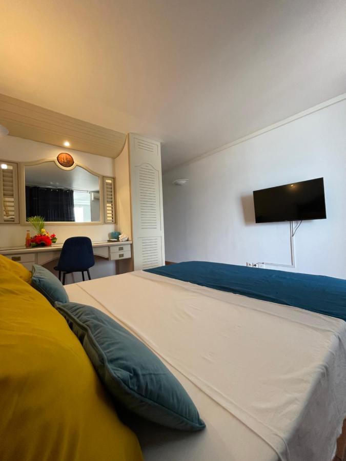 Appartement Vue Mer A 2 Minutes A Pied Des Plages Tartane ラ・トリニテ エクステリア 写真
